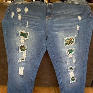 NWOT Green Bay Packer jeans. Never worn. Brand new